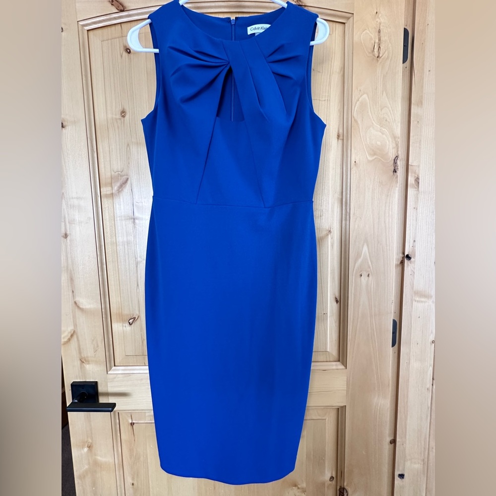 Beautiful key-hole dress